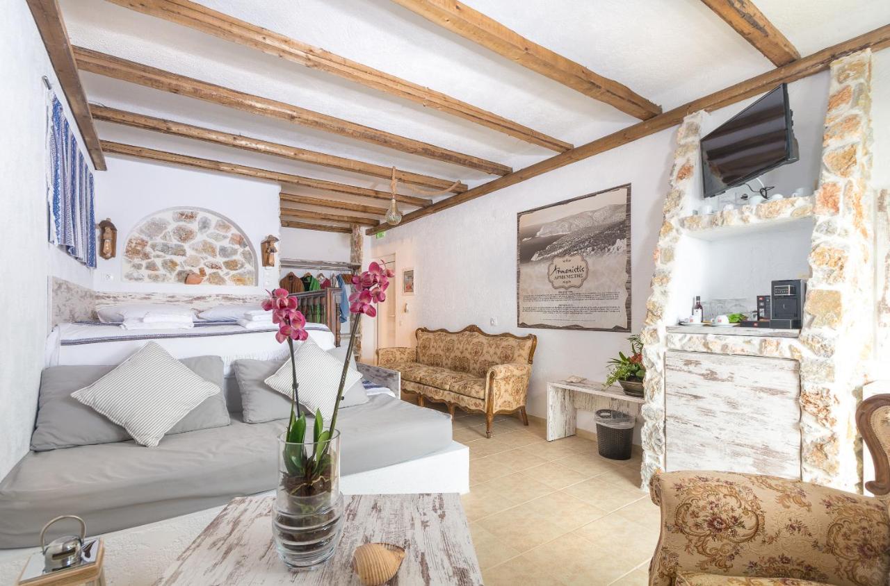 Limeri Traditional Guest House Monolithos  Екстериор снимка
