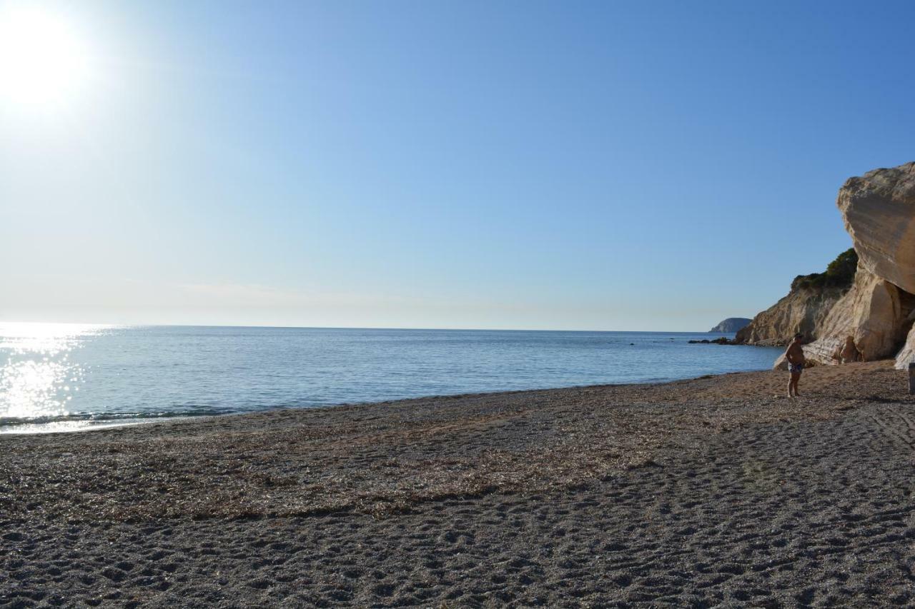 Limeri Traditional Guest House Monolithos  Екстериор снимка